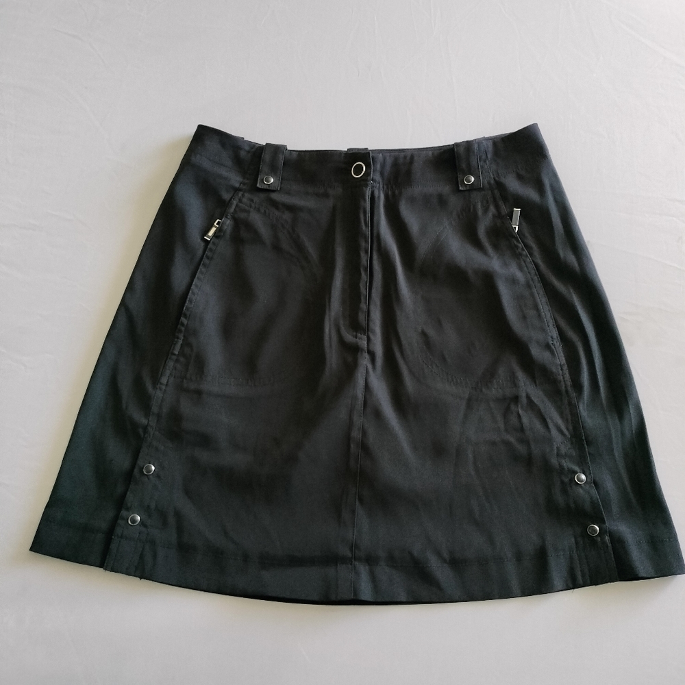 DKNY Golf Woman's Skirt  Size 4 Color Black  Style # 30611